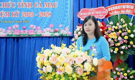 Chủ tịch LĐLĐ tỉnh Cà Mau Huỳnh Út Mười phát biểu chỉ đạo tại Đại hội. Ảnh: Thiệu Vũ