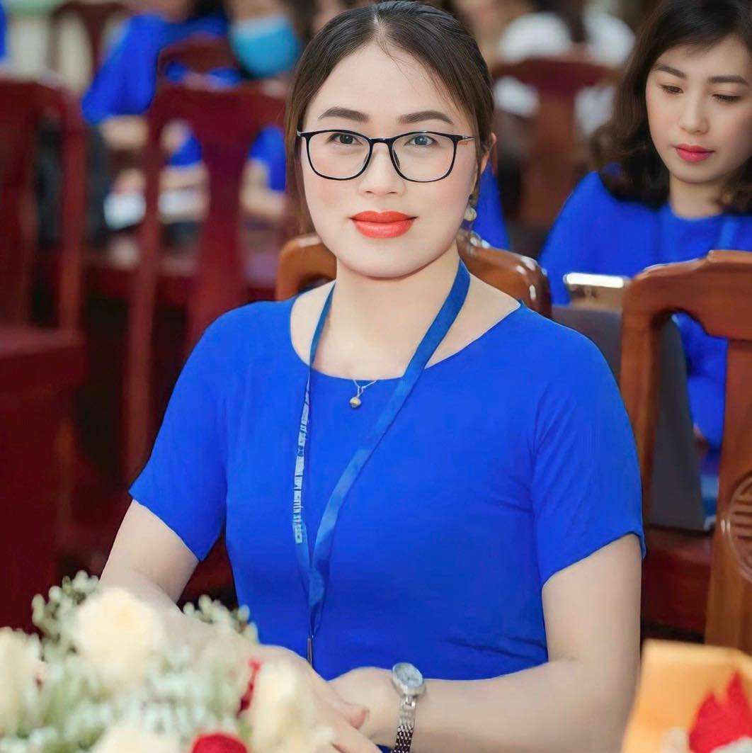 Cô Nguyễn Thị Diệu Nhi - Giáo viên dạy văn Trường THPT Nguyễn Sỹ Sách. Ảnh: Quỳnh Trang