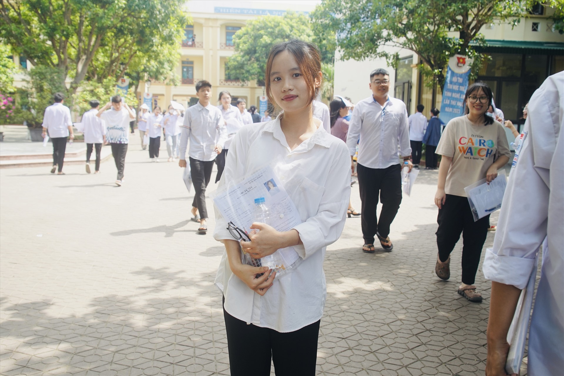 Em Lê Yến Nhi, học sinh lớp 12, Trường THPT Hecman cho biết, em rất tự tin vào môn văn bởi đây là môn sở trường. Ảnh: Quỳnh Trang