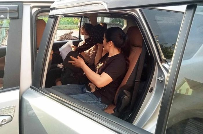 Thí sinh đau ruột thừa được đội xe 0 đồng đến đón tận nhà. Ảnh: Quỳnh Trang