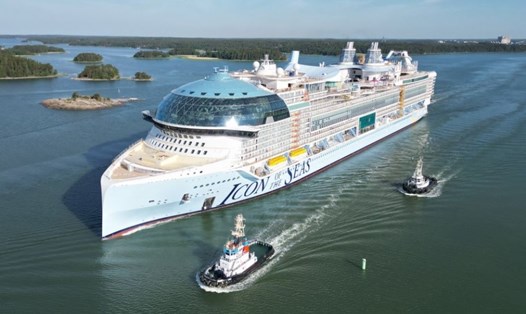 Tàu du lịch lớn nhất thế giới Icon of the Seas chính thức hoạt động vào tháng 1.2024. Ảnh: Royal Caribbean International