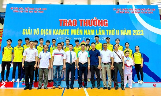 Huấn luyện viên, vận động viên đoàn Bình Dương tham dự giải vô địch karate miền Nam 2023. Ảnh: Sở VHHTTDL Bình Dương