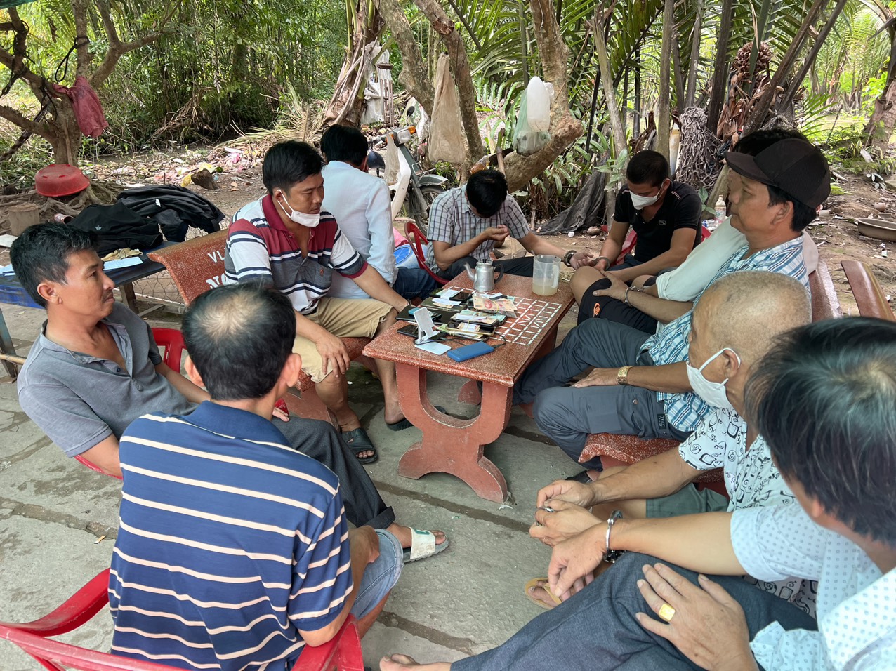 Các đối tượng đá gà ăn thua bằng tiền qua mạng bị phát hiện. Ảnh: Công an cung cấp. 