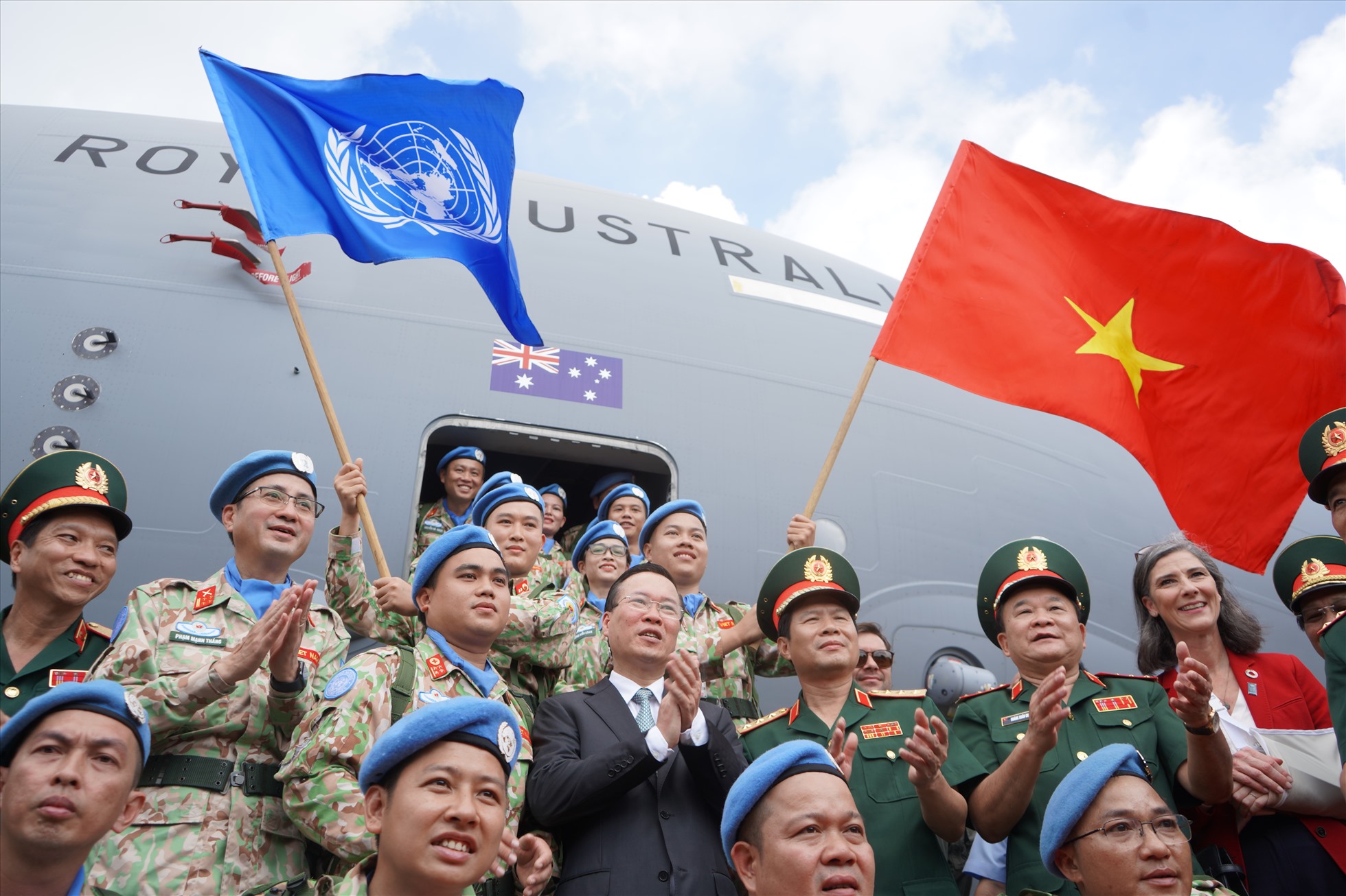 Chủ tịch nước Võ Văn Thưởng dự Lễ xuất quân lên đường thực hiện nhiệm vụ gìn giữ hòa bình Liên Hợp Quốc tại Nam Sudan và Abyei. Ảnh: Anh Tú