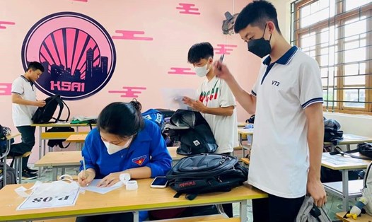 Thí sinh tham dự kỳ thi vào lớp 10 tỉnh Lạng Sơn. Ảnh: Việt Bắc