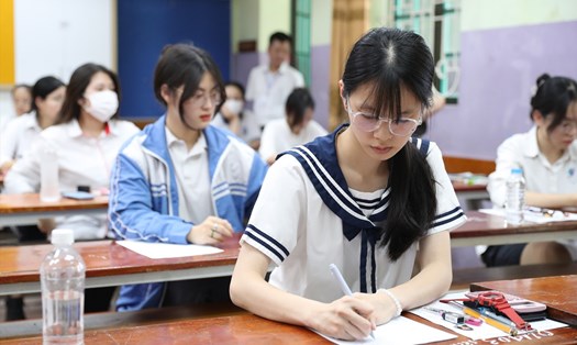 Đáp án gợi ý đề thi môn Vật lý mã đề 210 kỳ thi tốt nghiệp THPT 2023. Ảnh: Hải Nguyễn