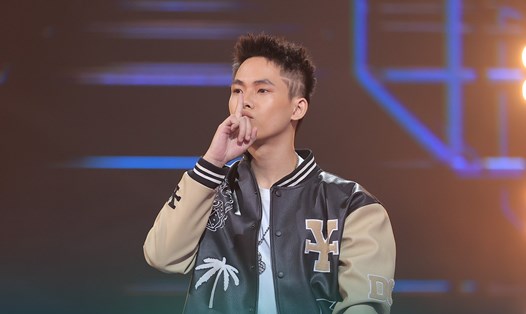 Dlow từng tham gia Rap Việt mùa 2. Ảnh: Ban tổ chức