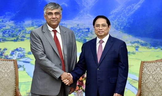 Thủ tướng Chính phủ Phạm Minh Chính và ông Sanjaya Panth. Ảnh: VGP