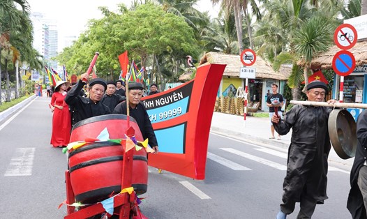 Lễ hội cầu ngư được tái hiện tại Festival biển Nha Trang. Ảnh: Phương Linh