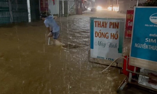 Dông, lốc, mưa lớn xảy ra tại Yên Bái vào đêm 2.6 đã làm 1 người mất tích, thiệt hại kinh tế khoảng 1,2 tỉ đồng. Ảnh: Người dân cung cấp.