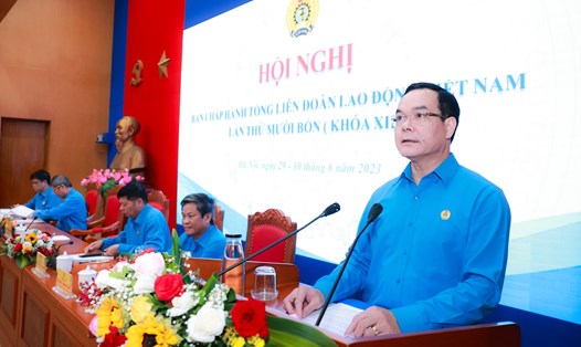 Chủ tịch Tổng Liên đoàn Lao động Việt Nam Nguyễn Đình Khang phát biểu bế mạc hội nghị. Ảnh: Quế Chi 