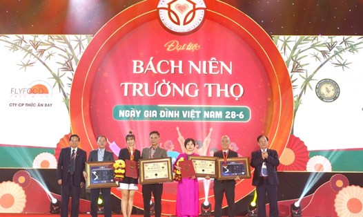 Đại tiệc Bách Niên Trường Thọ diễn ra vào ngày Gia đình Việt Nam 28.6. Ảnh: BTC