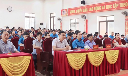 Cán bộ công đoàn cơ sở huyện Vũ Quang (tỉnh Hà Tĩnh) tại buổi đối thoại với lãnh đạo huyện. Ảnh: CĐ huyện Vũ Quang