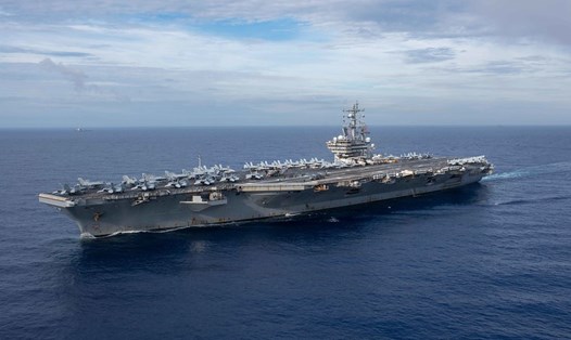 Tàu sân bay USS Ronald Reagan cùng 2 tàu chiến khác rời Đà Nẵng ngày 30.6 sau chuyến thăm kéo dài 5 ngày. Ảnh: Đại sứ quán Mỹ