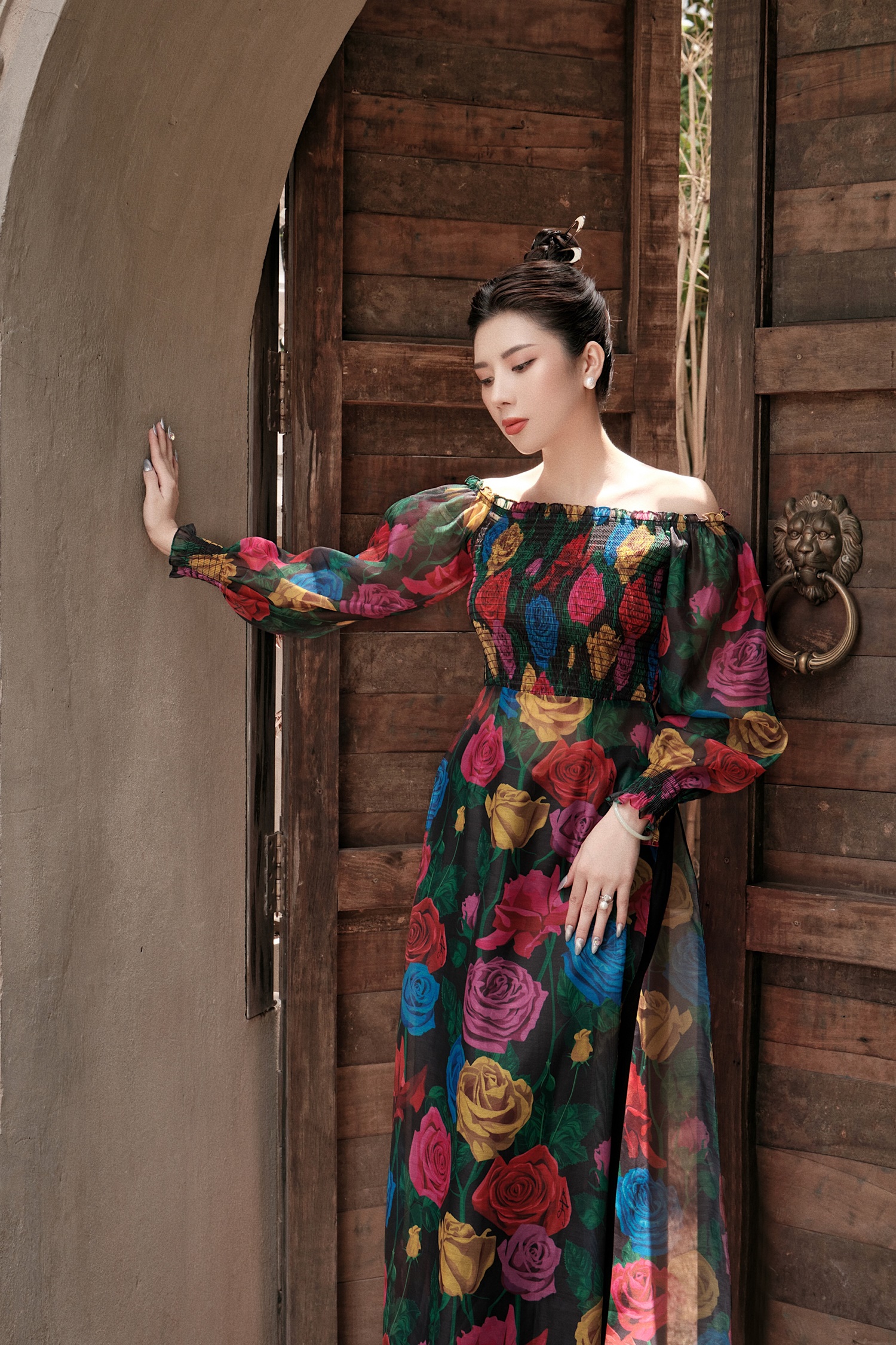 Trước khi thành lập học viện lần này, Dương Yến Nhung đã kinh doanh các mặt hàng mỹ phẩm dành cho phái đẹp. Do đó, cô có nhiều kinh nghiệm và quyết tâm để đưa nơi này trở thành địa điểm có tiếng trong lĩnh vực chăm sóc sắc đẹp cho chị em phụ nữ.  