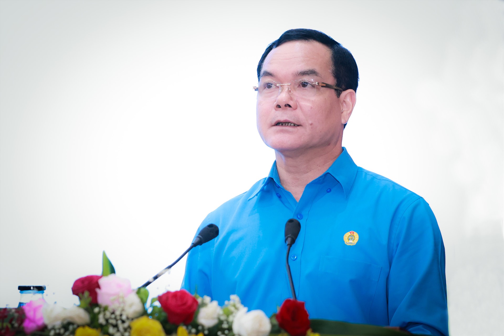 Ủy viên Trung ương Đảng, Chủ tịch Tổng LĐLĐVN Nguyễn Đình Khang phát biểu tại hội nghị Ban Chấp hành Tổng LĐLĐVN lần thứ 14 (khóa XII). 
Ảnh: Hải Nguyễn