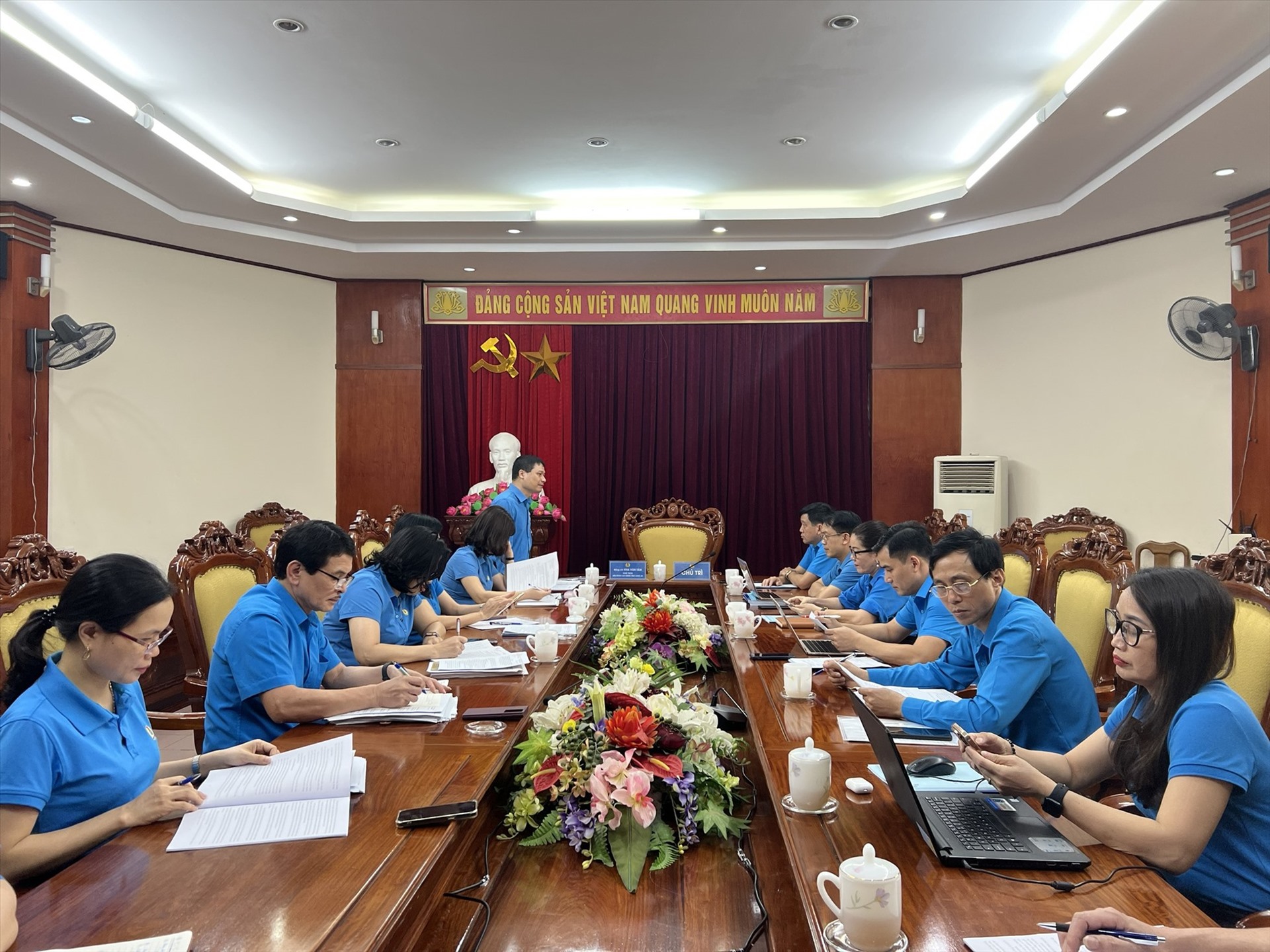 Đoàn kiểm tra giám sát Tổng Liên đoàn làm việc tại LĐLĐ tỉnh Nghệ An. Ảnh: Quỳnh Trang