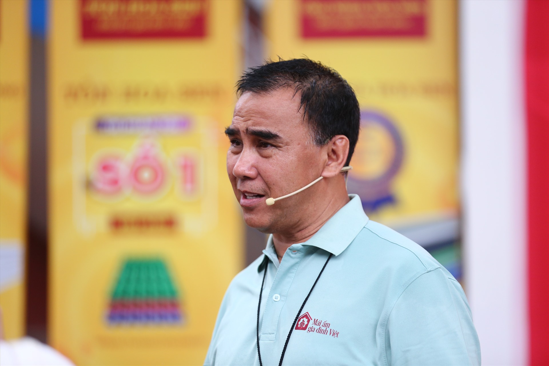 Quyền Linh khuyên người trẻ xem thất bại là động lực để cố gắng. Ảnh: Bee