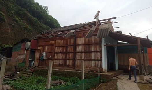 Trận dông lốc những ngày qua gây thiệt hại kinh tế cho người dân Lào Cai. Ảnh: Người dân cung cấp