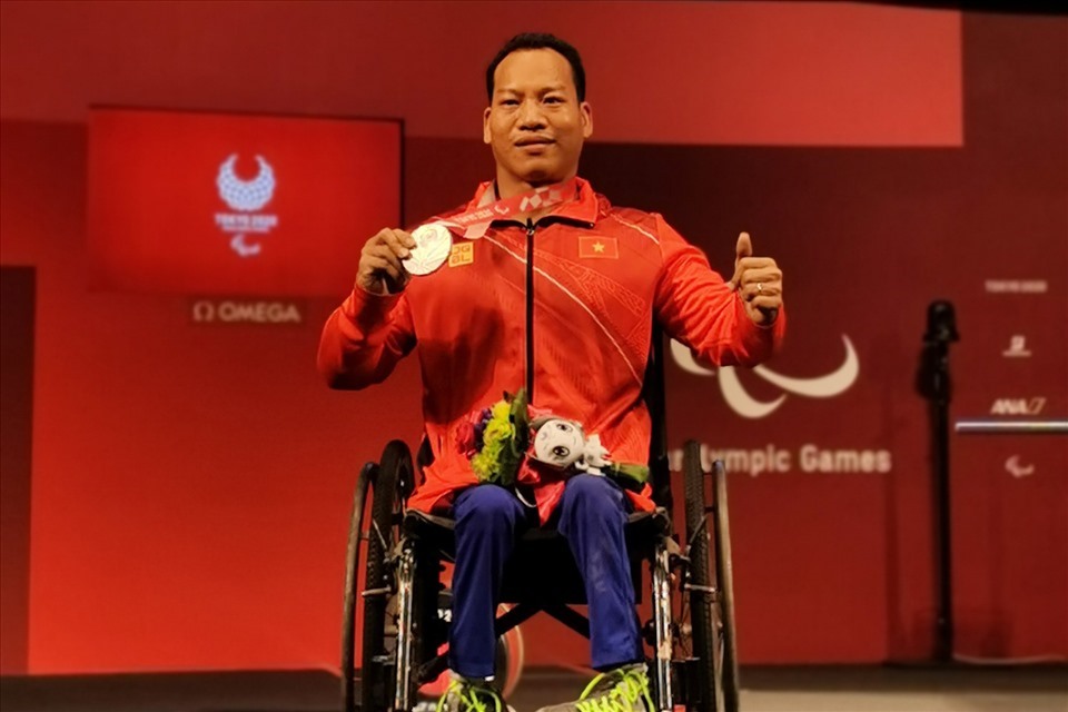 Lê Văn Công từng giành huy chương bạc tại Paralympic Tokyo 2020. Ảnh: Trọng Hải