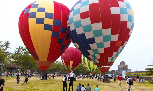 Lễ hội khinh khí cầu quốc tế “Nét đẹp cố đô” nằm trong khuôn khổ Festival Huế 2023. Ảnh: Quảng An.