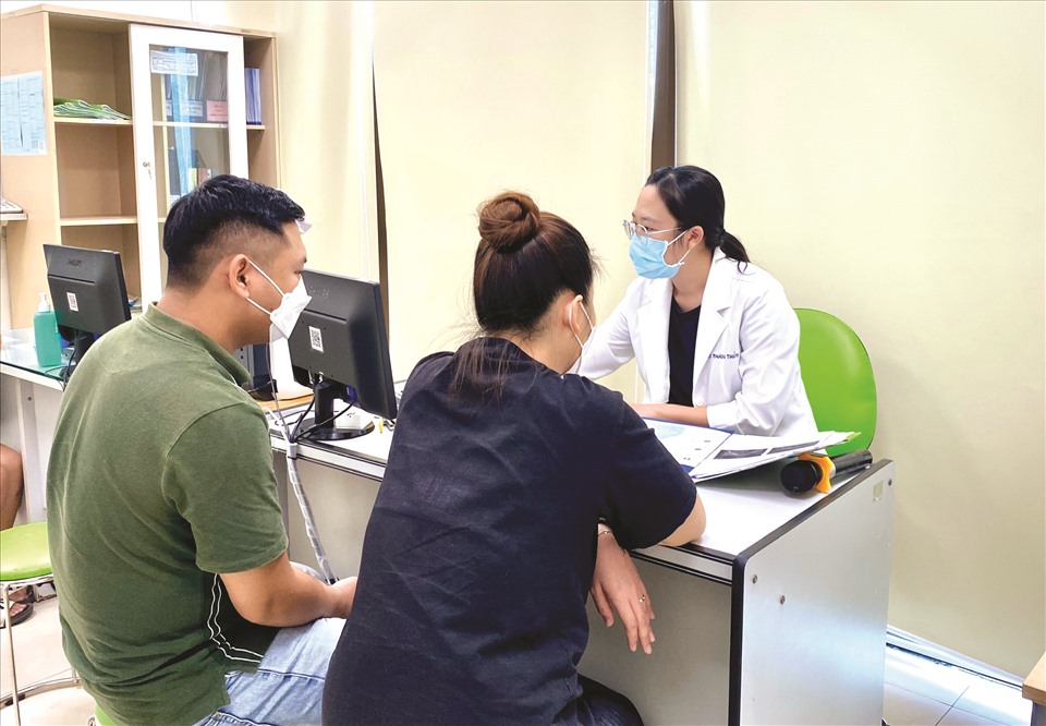 Mỗi năm, khoa Hiếm Muộn của bệnh viện Hùng Vương tiếp nhận khoảng 1200 - 1500 hồ sơ khám bệnh mới. Ảnh: Ngọc Ánh