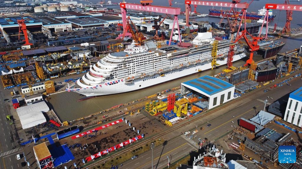 Tàu du lịch Adora Magic City của Trung Quốc. Ảnh: Xinhua