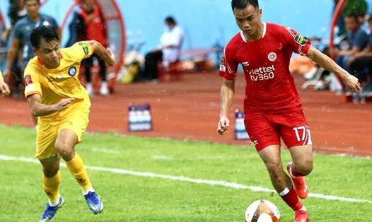 Viettel FC (áo đỏ) không thể ghi bàn vào lưới Khánh Hoà. Ảnh: Viettel FC