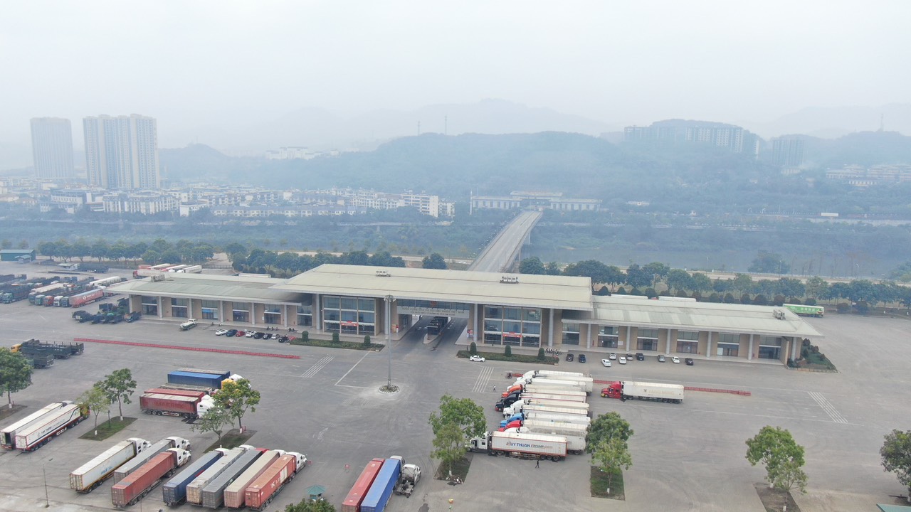 Hơn 9.000 tấn vải thiều tươi được xuất khẩu qua cửa khẩu Kim Thành