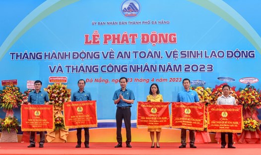 UBND Thành phố và LĐLĐ Thành phố Đà Nẵng phối hợp phát động Tháng Công nhân 2023. Ảnh: Trà Vân