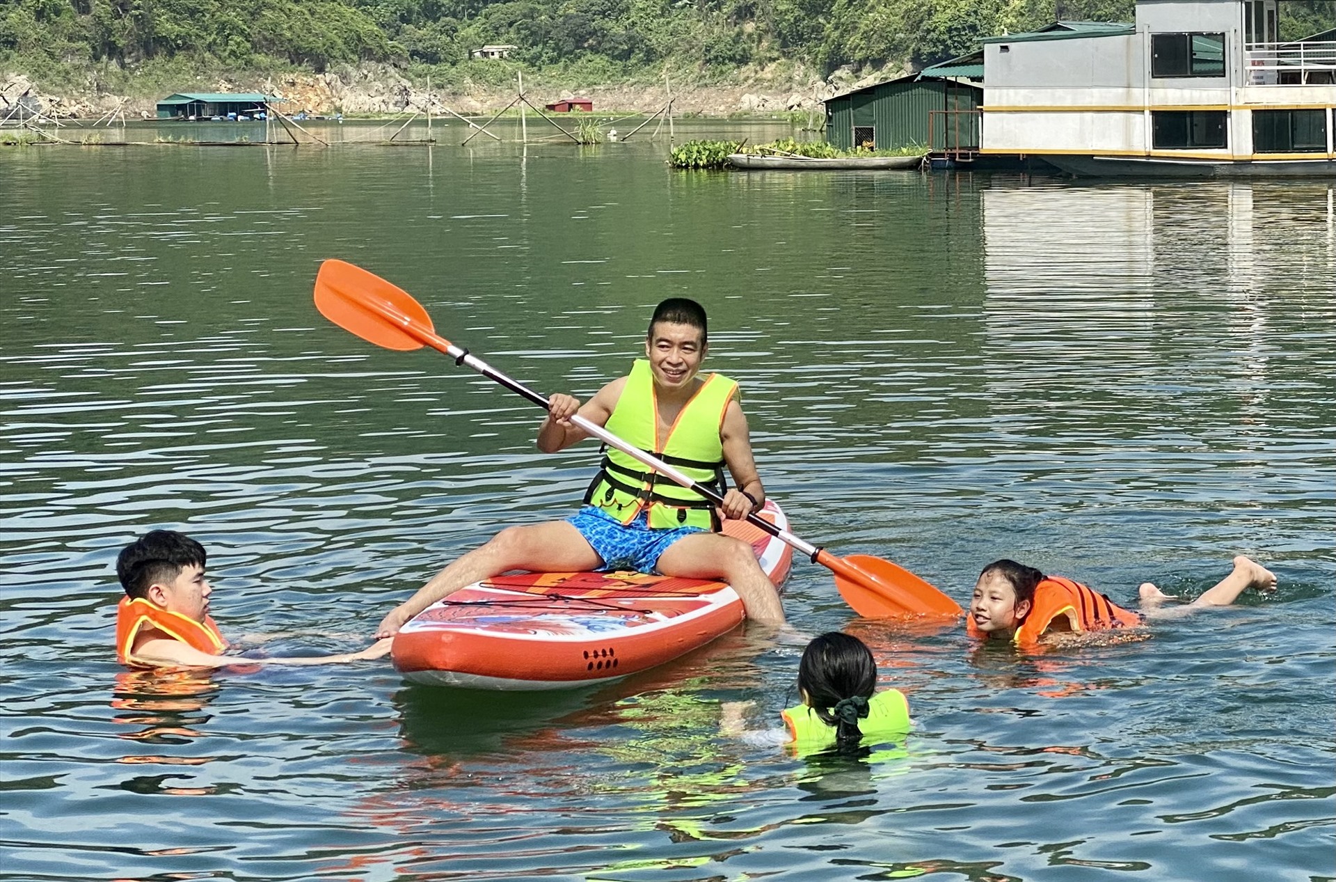 Xu hướng du lịch ngắn ngày, chọn điểm đến gần để tiết kiệm chi phí