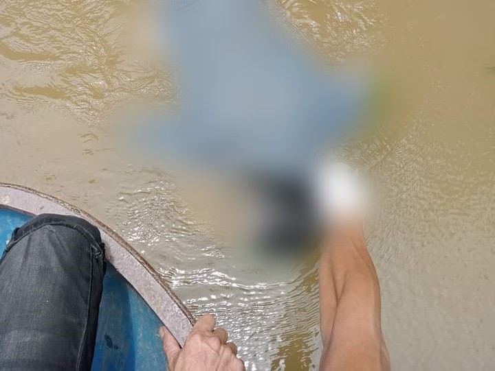 Thi thể người phụ nữ được tìm thấy tại đoạn sông Hồng chay qua Phú Thọ. Ảnh: Người dân cung cấp.