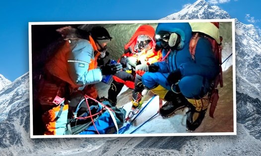 Hai nhà leo núi Trung Quốc hỗ trợ Sherpa giải cứu Liu. Họ phải trả phí giải cứu và không nhận được một lời “cảm ơn” nào từ người phụ nữ này. Ảnh chụp màn hình