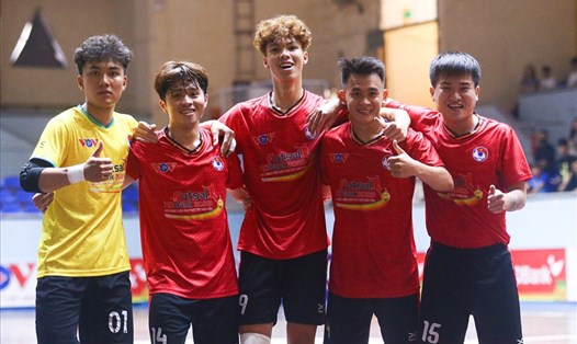 Đại học Đà Lạt vào chơi trận chung kết Giải futsal Sinh viên Tây Nguyên 2023. Ảnh: VFF