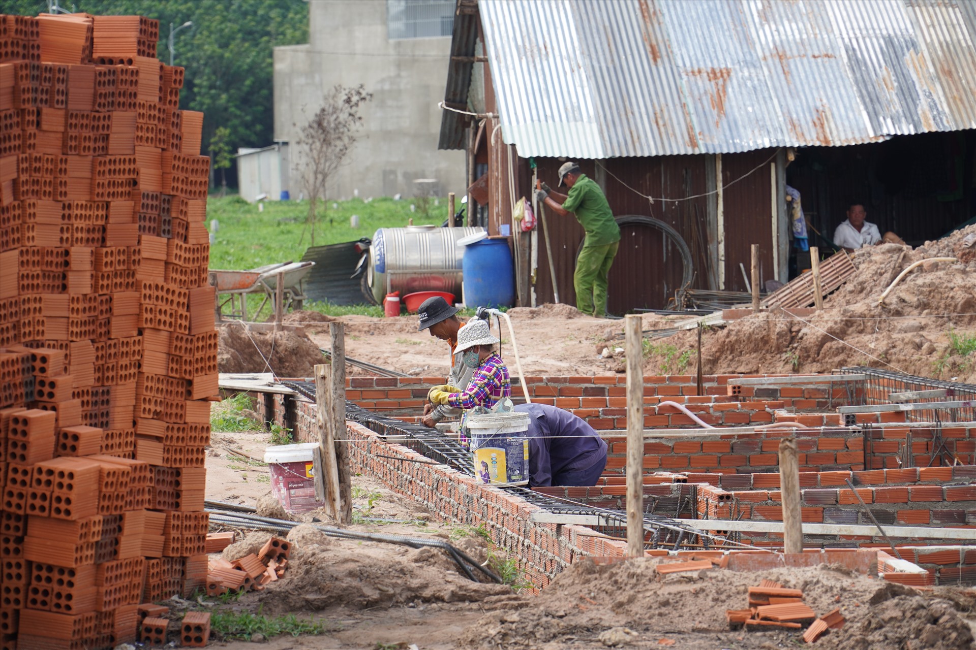 Hiện nay, tại khu tái định cư Lộc An - Bình Sơn, việc xây dựng các công trình hạ tầng kỹ thuật, hạ tầng xã hội đang tiếp tục được hoàn thiện. Bên cạnh đó, người dân tiếp tục về sinh sống ổn định tại đây.