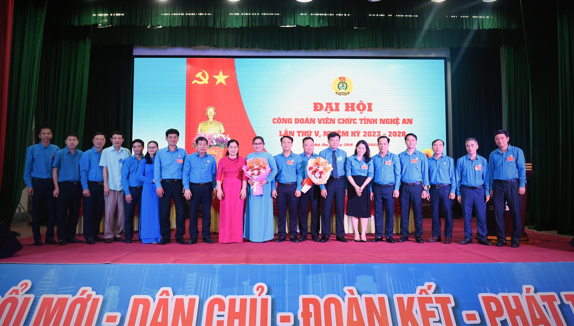 Ra mắt Ban Chấp hành Công đoàn Viên chức Nghệ An nhiệm kỳ 2023 -2028. Ảnh: Quỳnh Trang