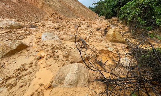 Hàng nghìn khối bùn đất từ dự án tràn ra môi trường gây thiệt hại lớn cho người dân tại Lai Châu. Ảnh: PV.