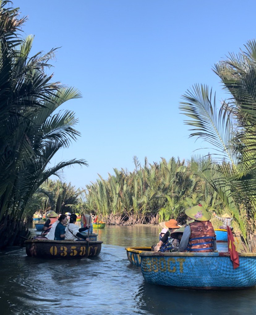 Du lịch rừng dừa Bảy Mẫu được rất nhiều du khách lựa chọn khi tới Hội An.