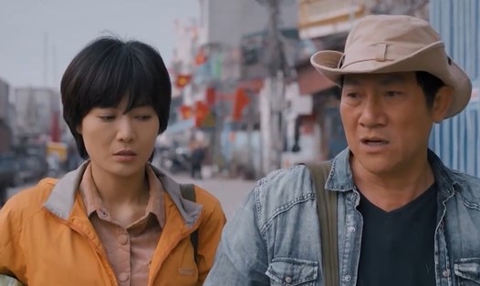 Cặp đôi Luyến (Thanh Hương) và Lưu (NSƯT Hoàng Hải) trong phim "Cuộc đời vẫn đẹp sao". Ảnh: Nhà sản xuất