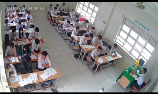 Giờ dạy của thầy giáo mắng học ở Cà Mau được camera của trường ghi lại. Ảnh cắt từ Clip