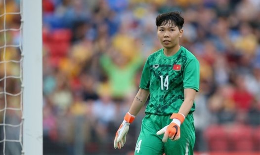 Thủ môn Kim Thanh của tuyển nữ Việt Nam có màn trình diễn tốt trước tuyển nữ New Zealand. Ảnh: VFF