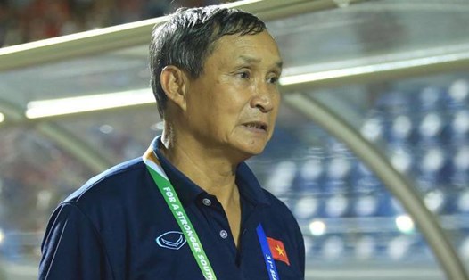 Huấn luyện viên Mai Đức Chung hài lòng về thể lực của tuyển nữ Việt Nam. Ảnh: Thanh Xuân