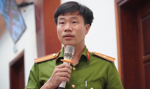 Thiếu tá Nguyễn Xuân Hải - Trưởng công an xã Xuân Bảo, huyện Cẩm Mỹ phát biểu tại hội nghị. Ảnh: Hà Anh Chiến