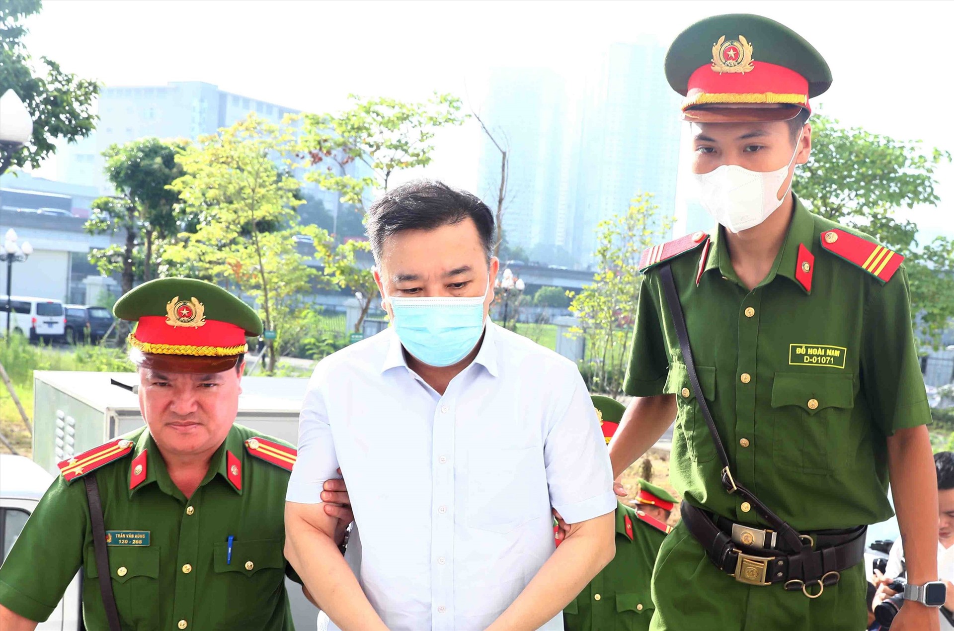 Bị cáo Chử Xuân Dũng - cựu Phó Chủ tịch UBND TP Hà Nội nhận hối lộ trong vụ chuyến bay giải cứu. Ảnh: Việt Dũng