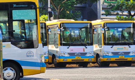 Người lao động tại công ty vận hành xe buýt Đà Nẵng vẫn ngưng việc hơn 10 ngày nay. Ảnh: Thùy Trang