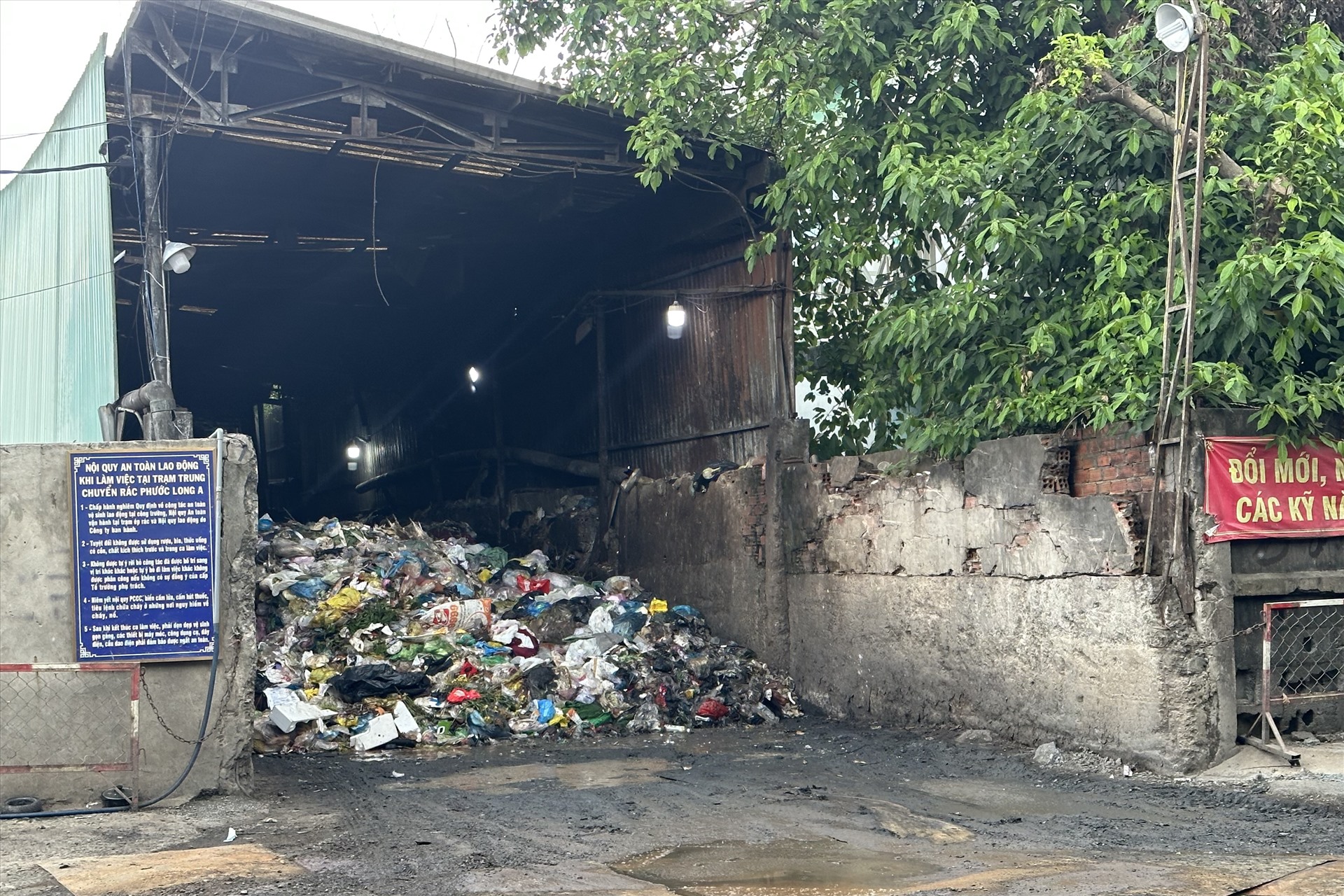 Uỷ ban nhân dân thành phố Thủ Đức đang quy hoạch để dừng hoạt động bãi tập kết rác này. Ảnh: Thanh Vũ
