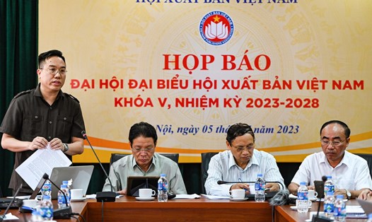 Họp báo thông tin trước Đại hội đại biểu Hội Xuất bản Việt Nam khóa V. Ảnh: Hồng Quang 