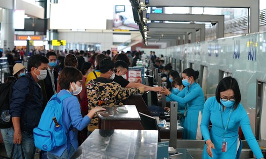 Các chuyến bay nội địa khởi hành tại Nhà ga T1 Nội Bài. Ảnh: Minh Hạnh
