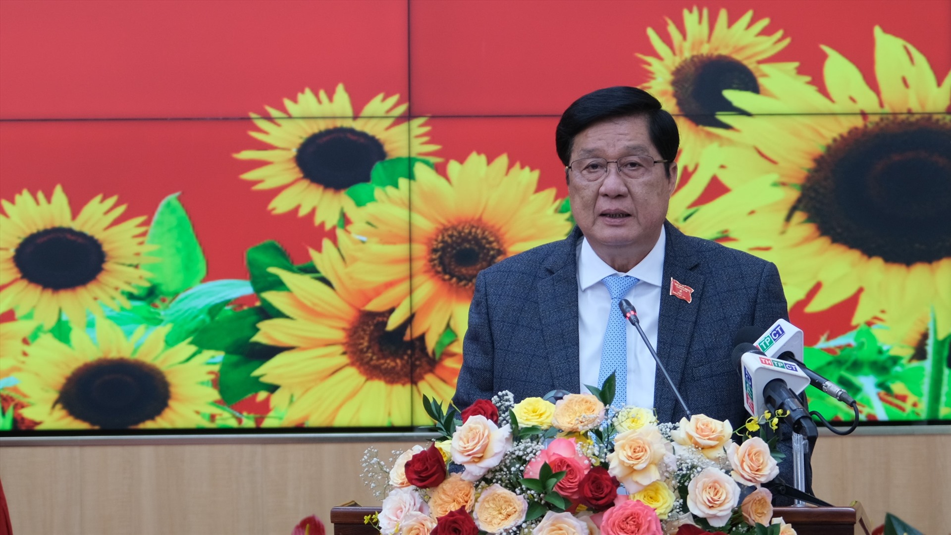 Chủ tịch HĐND TP Cần Thơ Phạm Văn Hiểu phát biểu tại kỳ họp. Ảnh: Phong Linh