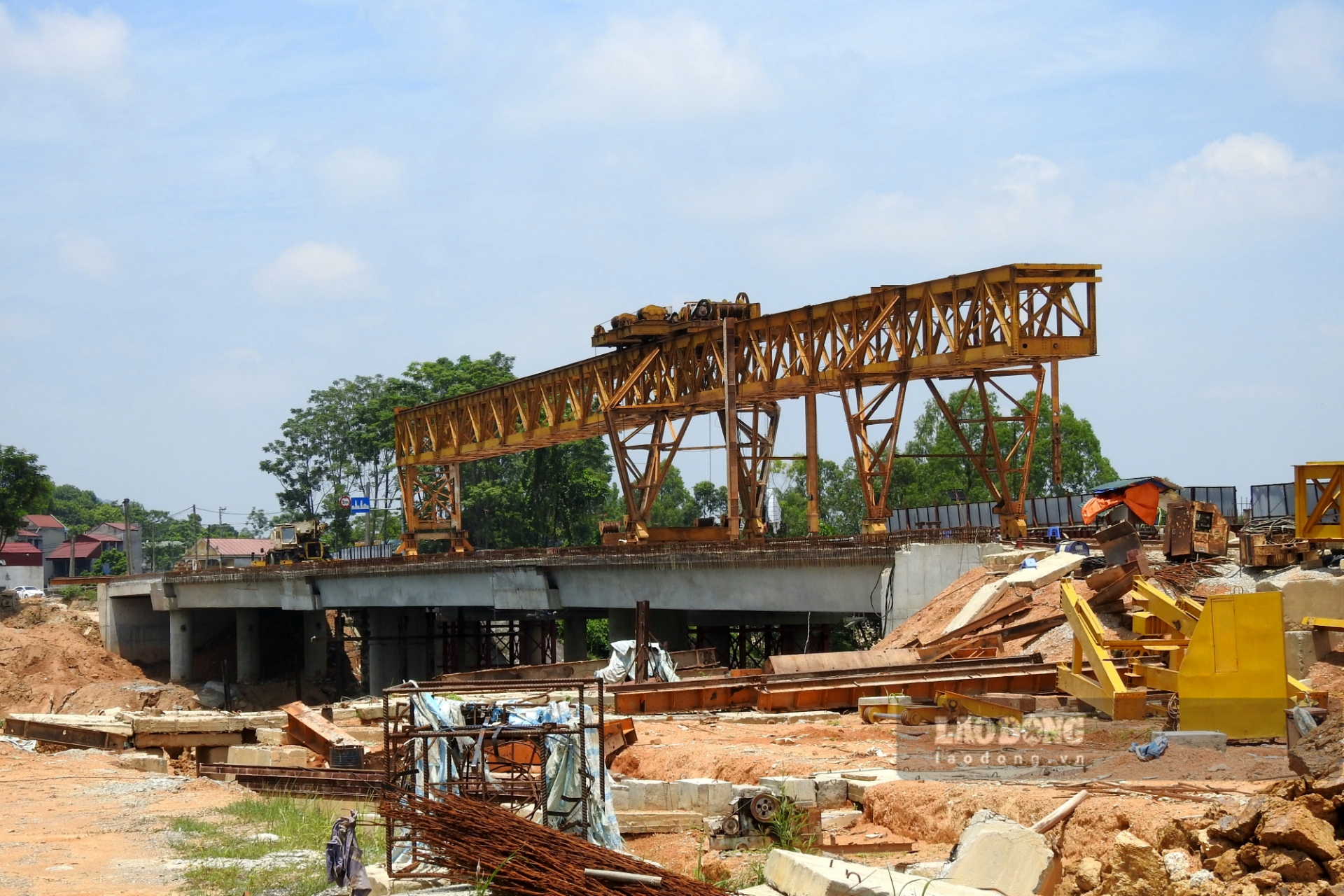 Việc xây dựng cầu Đoan Hùng mới không chỉ có ý nghĩa đảm bảo an toàn giao thông, giảm tải cho cầu cũ và tuyến Quốc lộ 2 huyết mạch mà còn có ý nghĩa quan trọng trong thúc đẩy phát triển kinh tế - xã hội của địa phương.